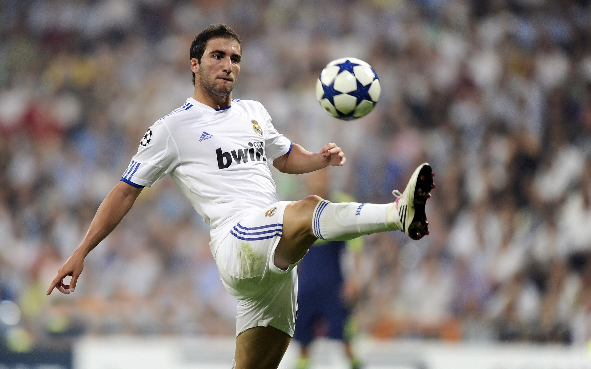 欧冠半决赛巅峰对决，皇马绝杀拜仁挺进决赛